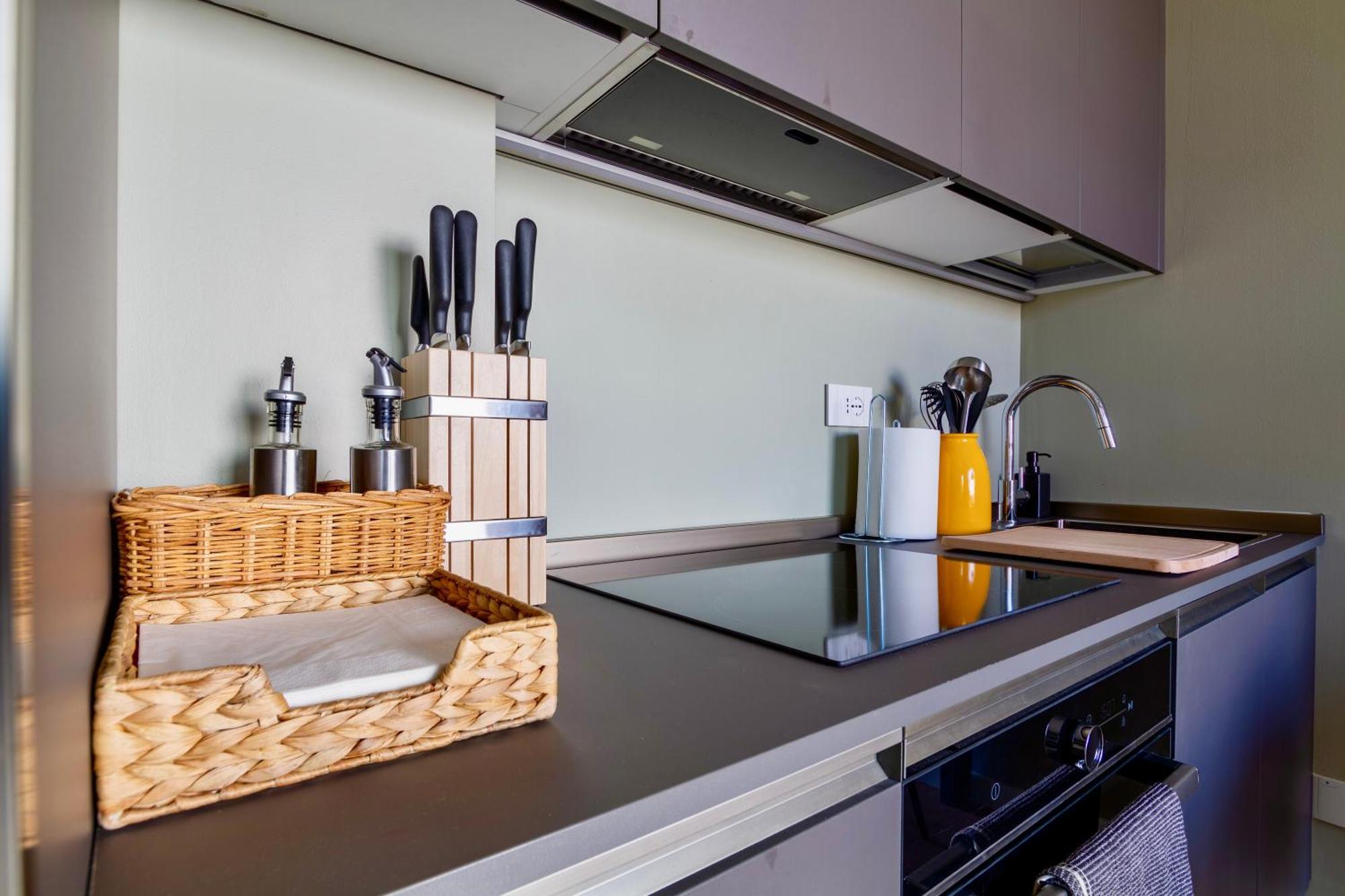 Urban Luxury - Bright And Central Apartment Милано Екстериор снимка